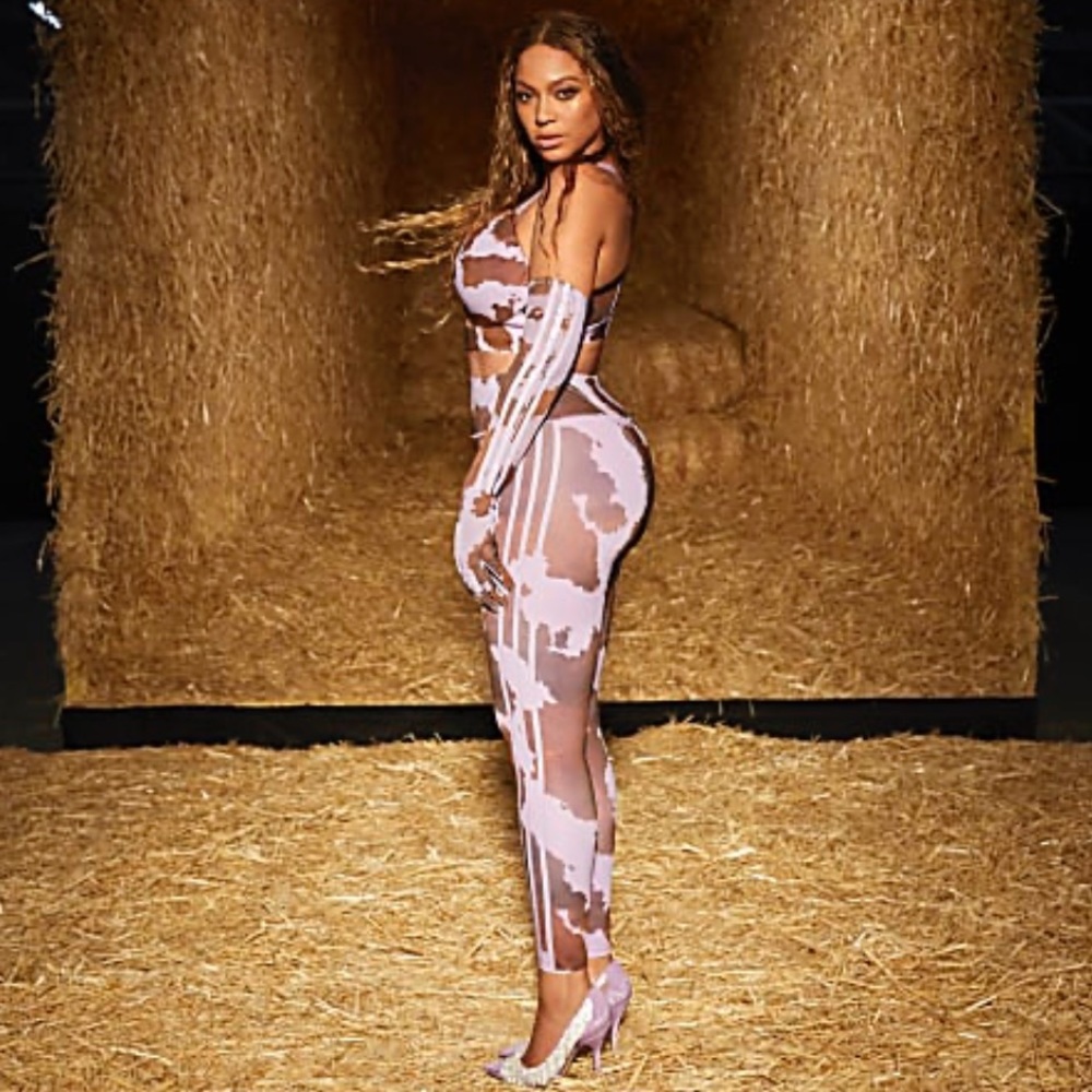 IVY PARK 👸🏾 🐝 RODEO: Cow Print Tights Small NWT